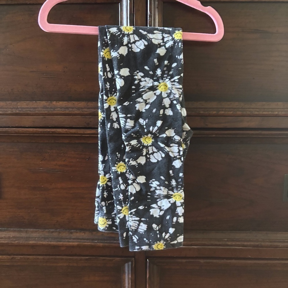 Wonder Nation leggings in size M (7/8)